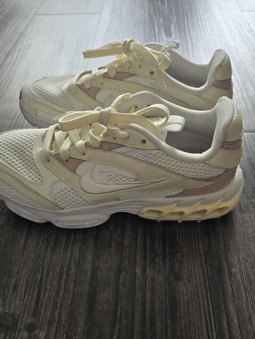 Nike Women's Zoom Air Fire Sneakers Size 7.5